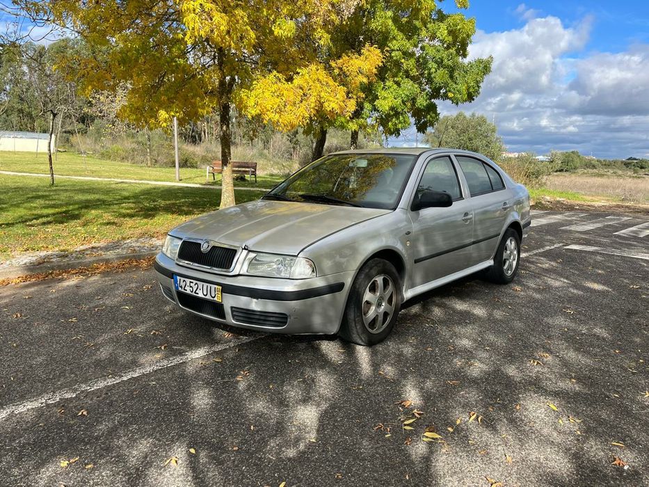 Skoda Octávia 1.6 ambiente 2003