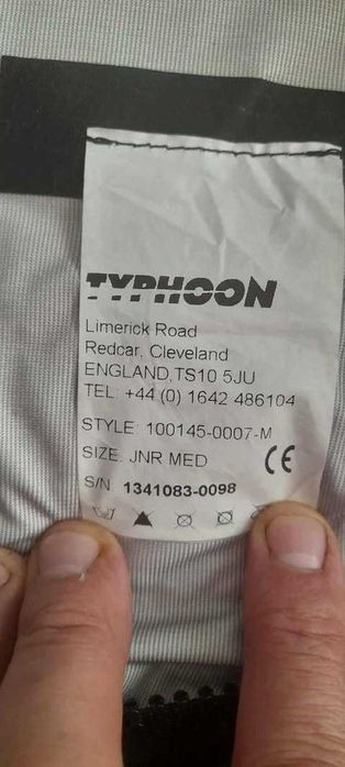 Продам сухий гіідрокостюм TYPHOON ROOKE