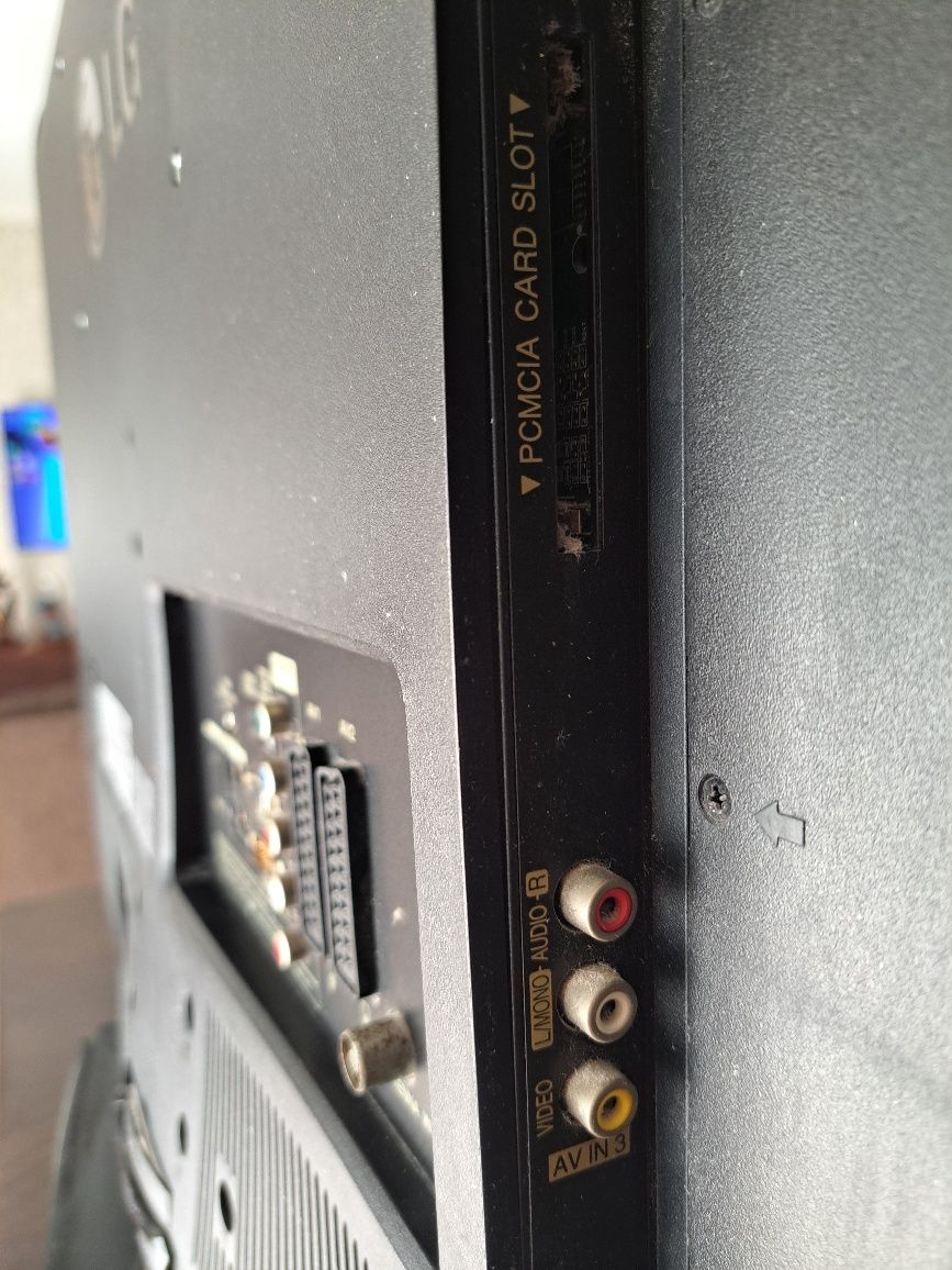 Televisão LG ( 32 polegadas)