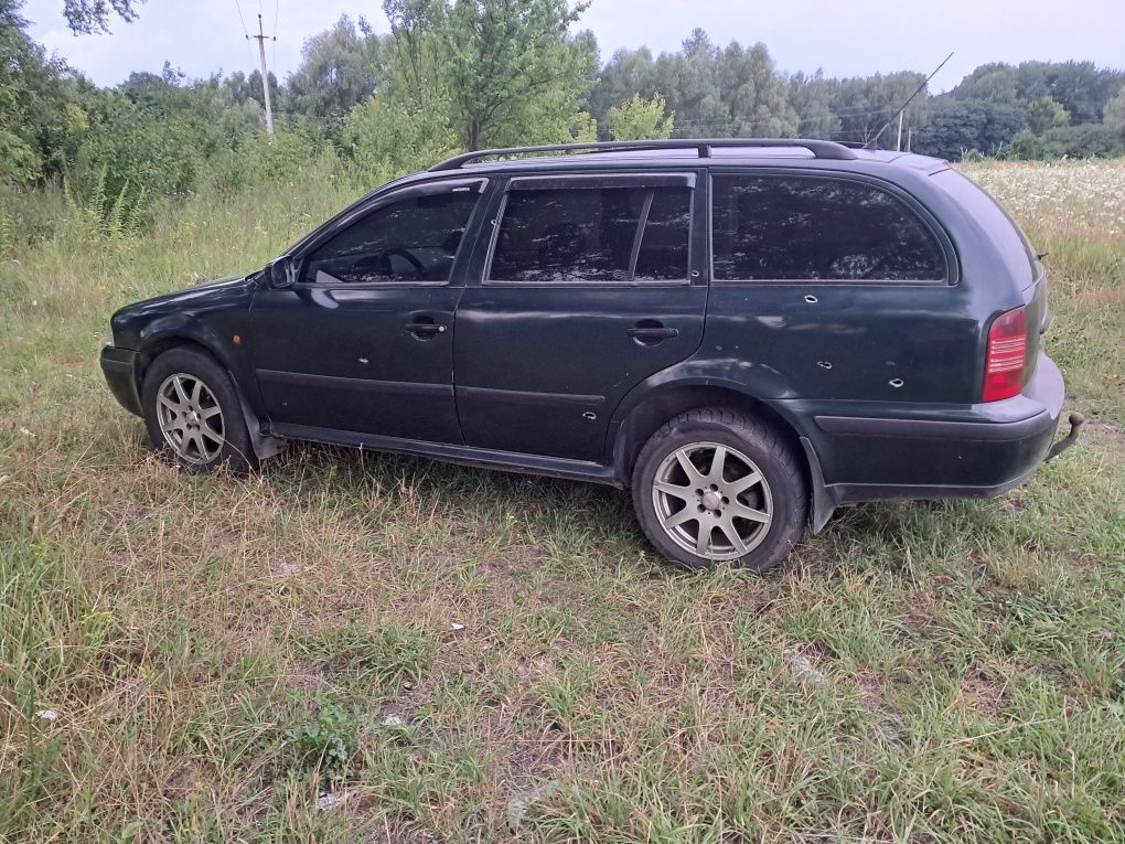 Шкода октавия тур 2004 рік.