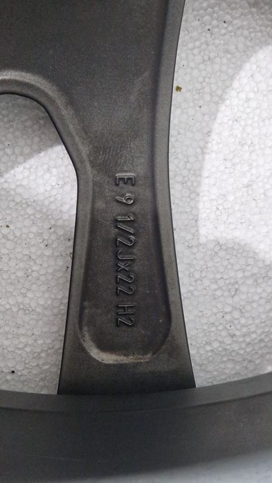 Sprzedam felgę aluminiowa BMW 9.5Jx22"