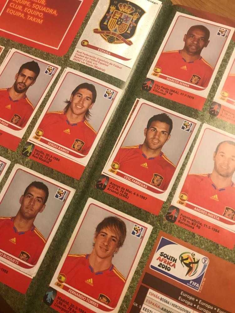 Album Panini-FIFA WORLD CUP- 2010 częściowo wypełniony plus naklejki