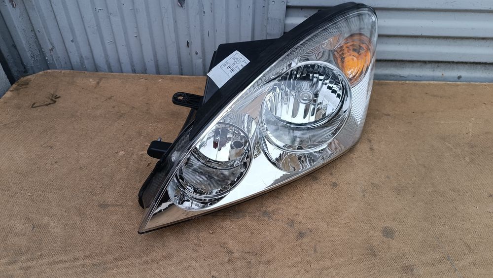 Vendo farol esquerdo de Kia ceed ano 2006/09