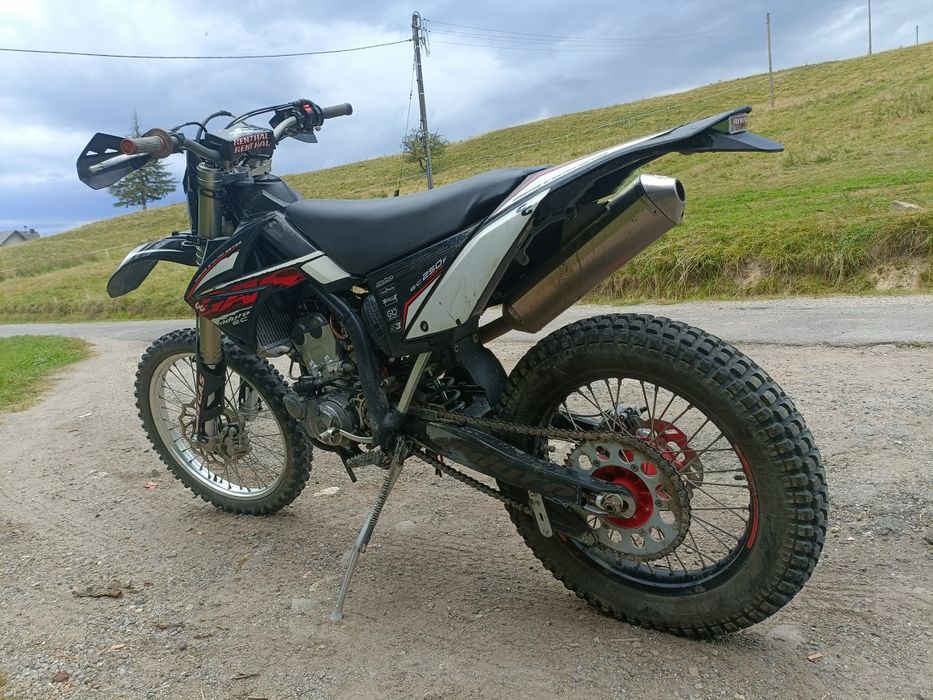 Mocne Enduro Gas Gas EC 250f 4T silnik Yamaha WR