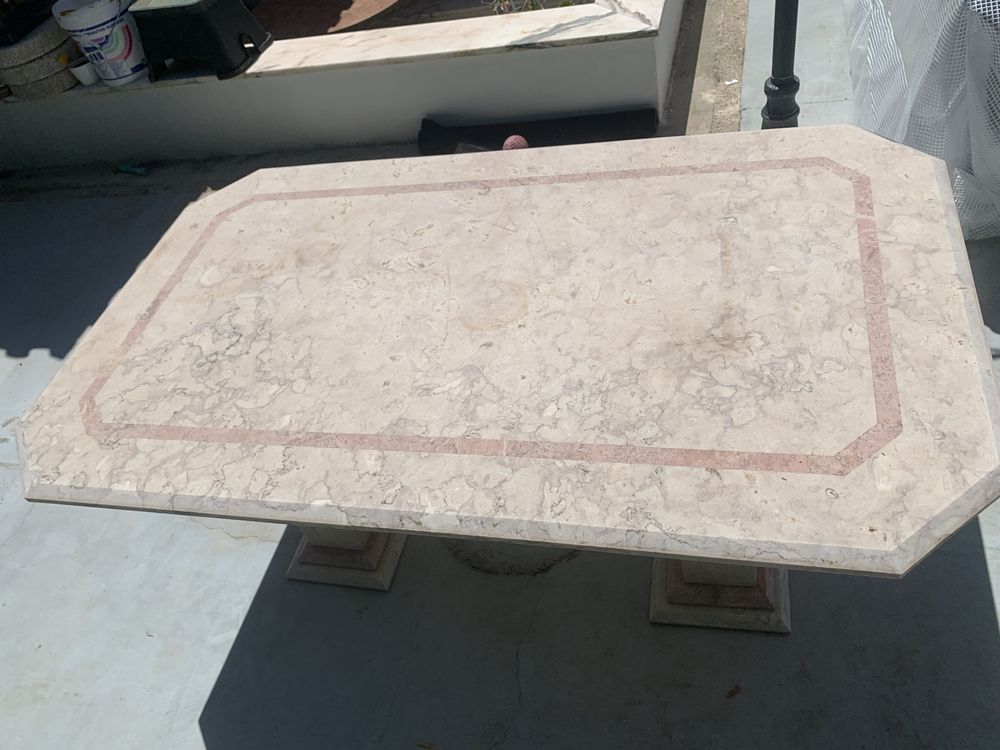 Mesa em Marmore em excelente estado!