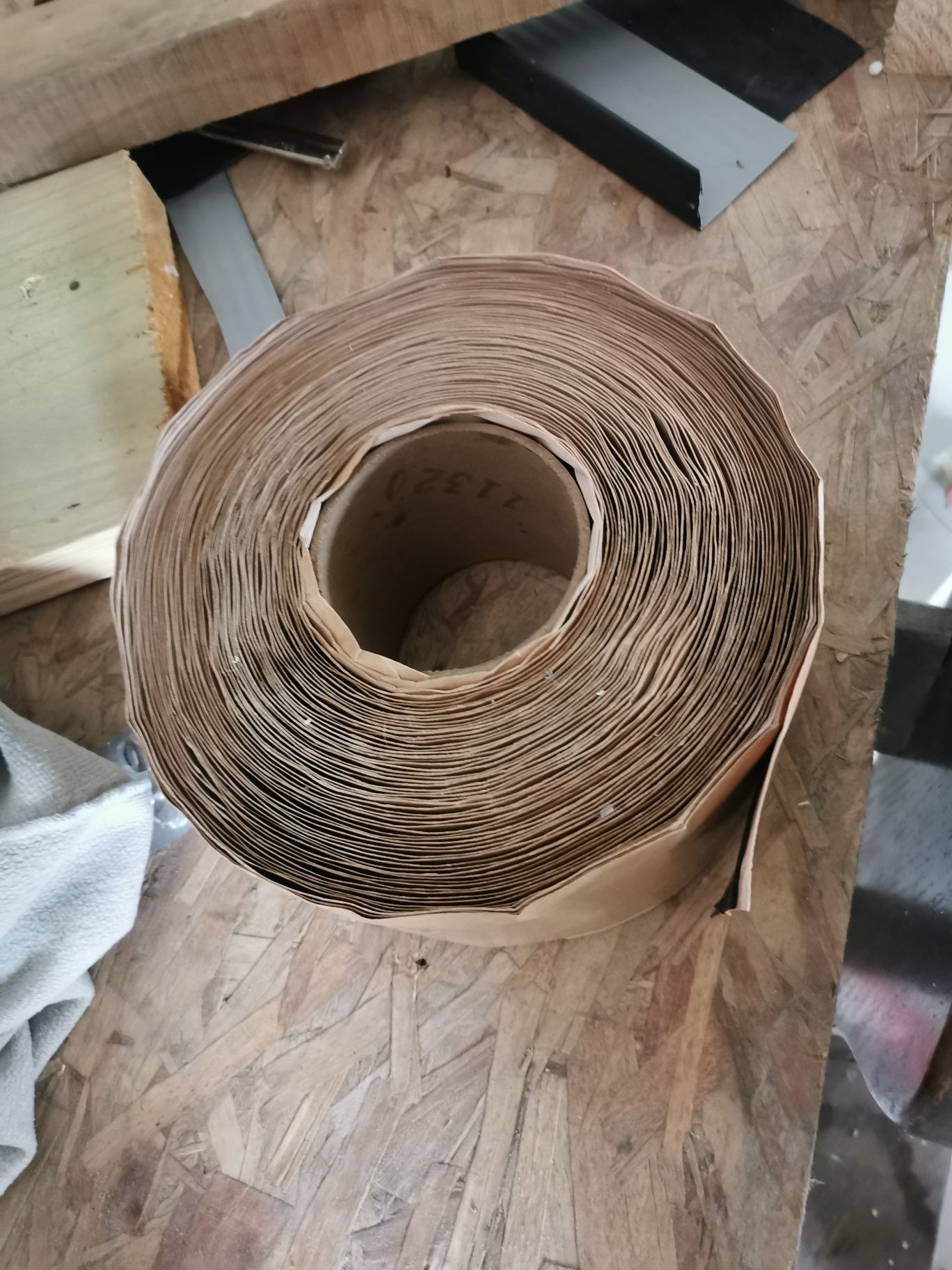 Materiał na taras wentylowany, Membrana epdm, klej, primer, taśma
