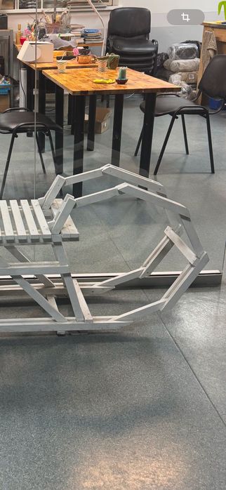 Дизайнерська лавка-санчата з натурального дерева