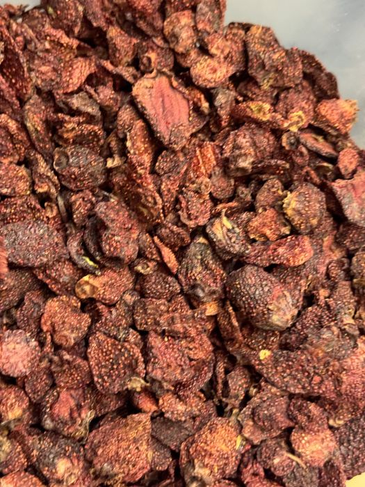 Сушеная клубника, сушена полуниця, сухі ягоди полуниці без цукру