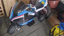 Motor BMW hp4 na akumulator dla dziecka