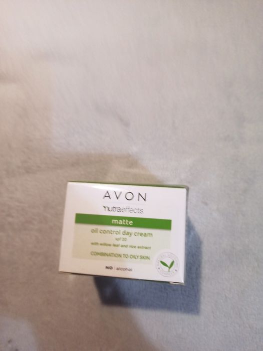 AVON Nutra Effects MATTE  Krem na Dzień Matujący SPF 20 50ml
