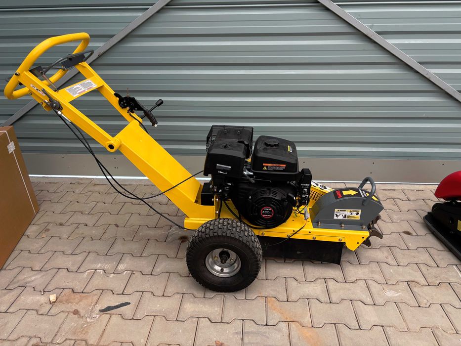 Nowy rozdrabniacz do pni frezarka Mocna duża, rozrusznik duże koła