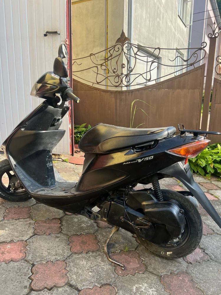 Suzuki address v50
