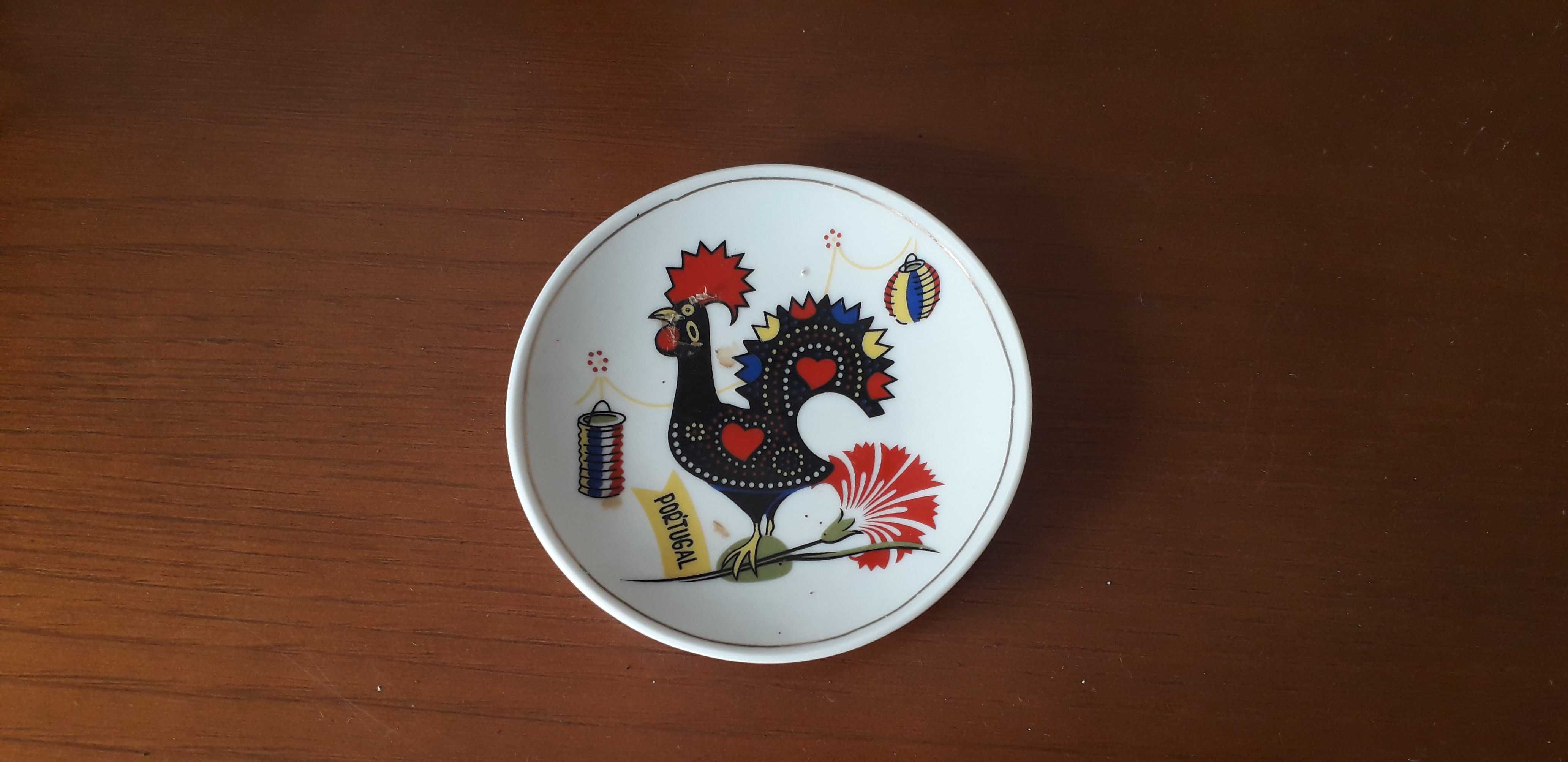 Prato miniatura com Galo de Barcelos