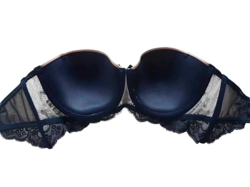 Stanik biustonosz 70C Triumph koronka bielizna damska