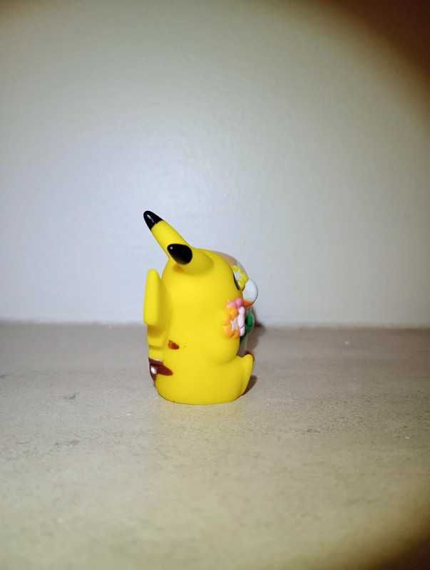 Pikachu e rowlet