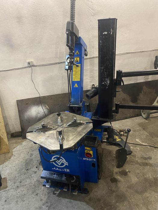 Монтажний станок Мастер автомат з 3 рукою та встроєною пушкою