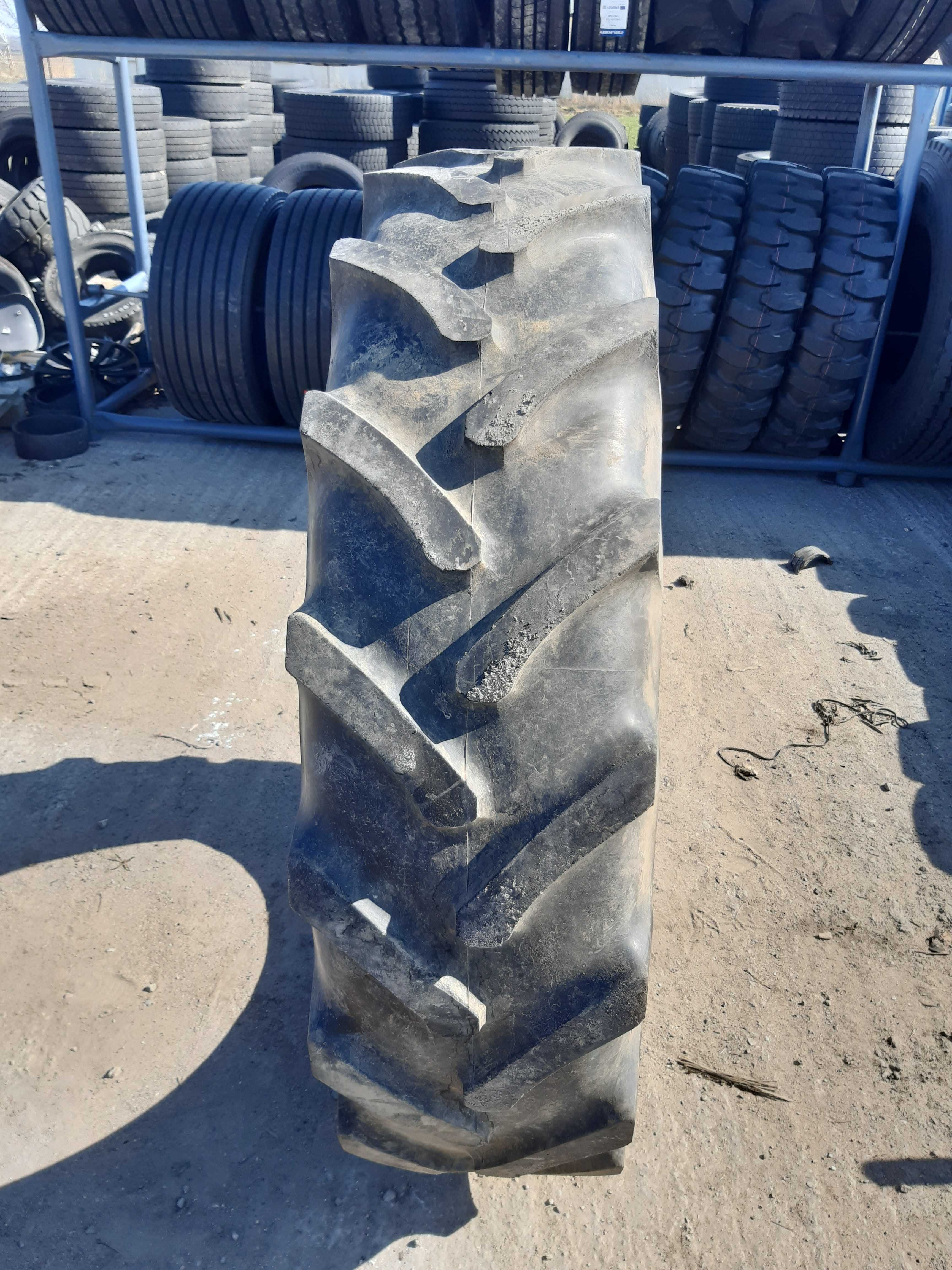 12.4R32 Michelin Bib XM18 opona