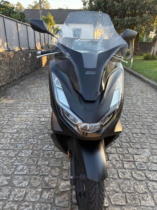 Honda PCX 125 preta