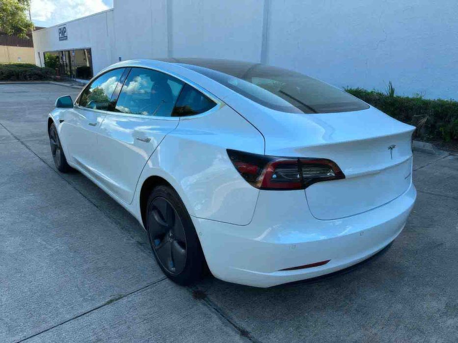 Tesla Model 3 Long Range      2019