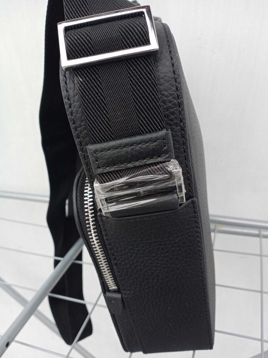 Hugo Boss skórzana torba na ramię