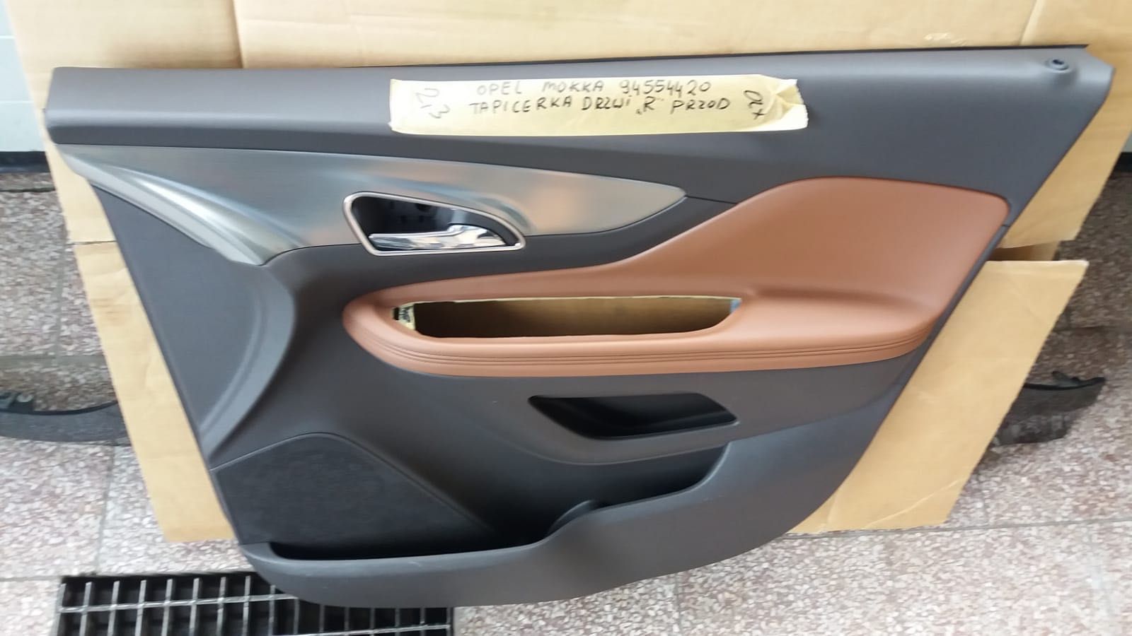 Tapicerka drzwi Opel Mokka