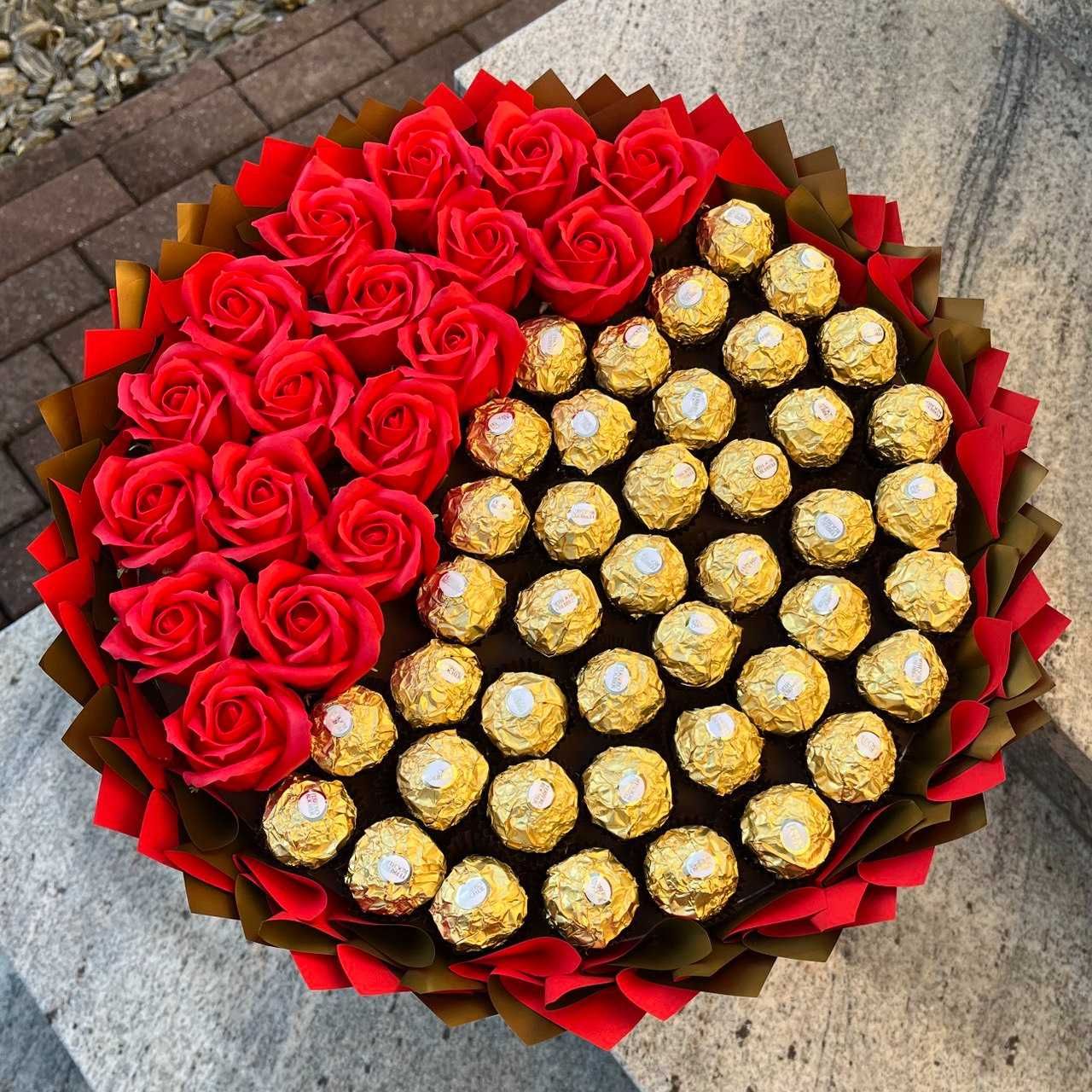 Bukiet róże mydlane 18 szt. Ferrero Rocher. Prezent na 60 18 Urodziny.