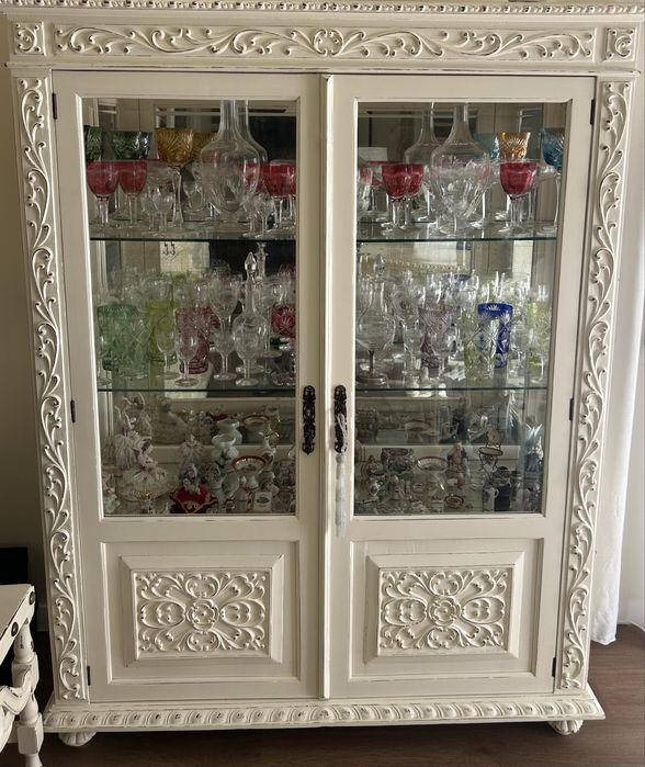 Vendo cristaleira .Renascença .Com decapet.