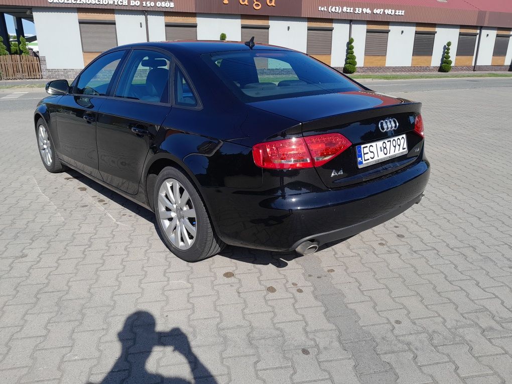 Audi A4B8 2.7tdi automat navi klimatronic czujniki parkowania