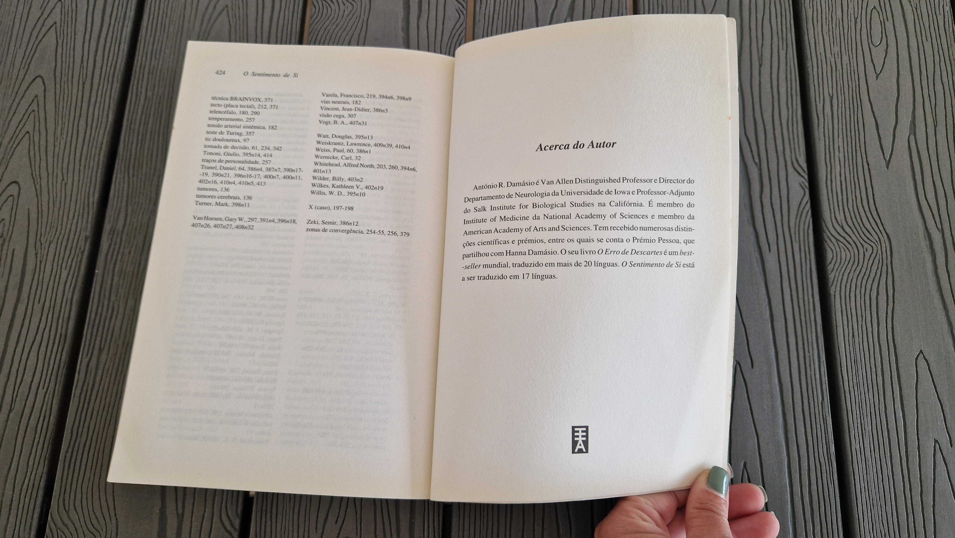 Livro "O Sentimento de Si" de António Damásio