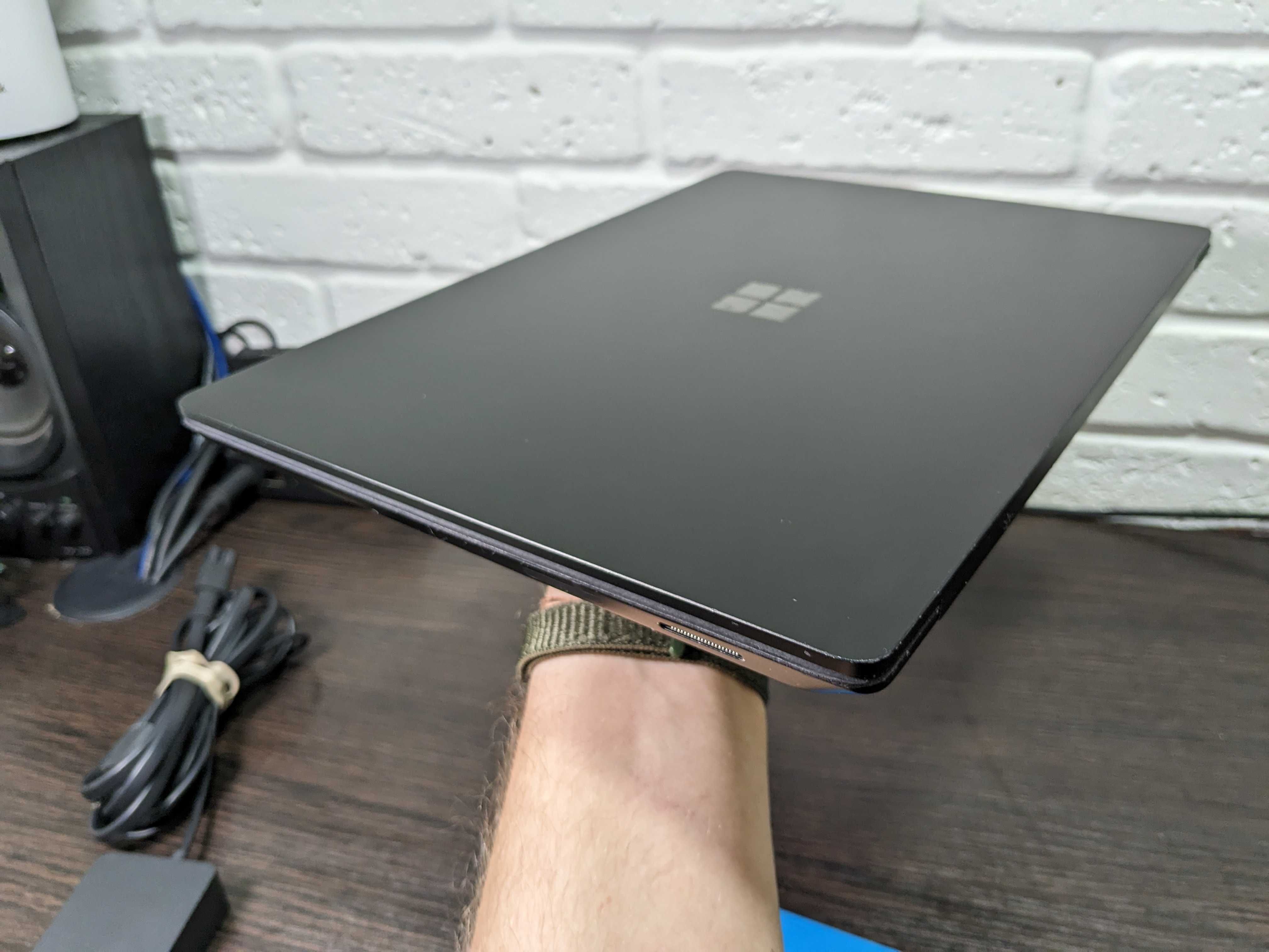 Microsoft Surface Laptop 2 - 13.5" - Core i7--8650U/16gb/512gb #25