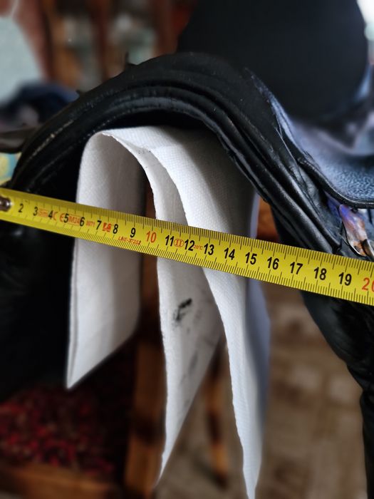 Siodło Young Rider wszechstronne o profilu skokowym