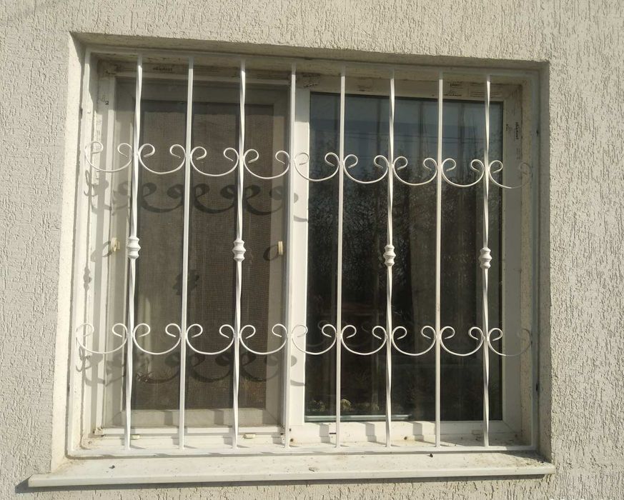 Решетки на окна. Тамбурные, решетчатые двери.