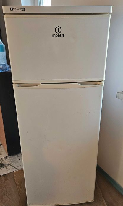 Lodówka Indesit A+ 140 cm