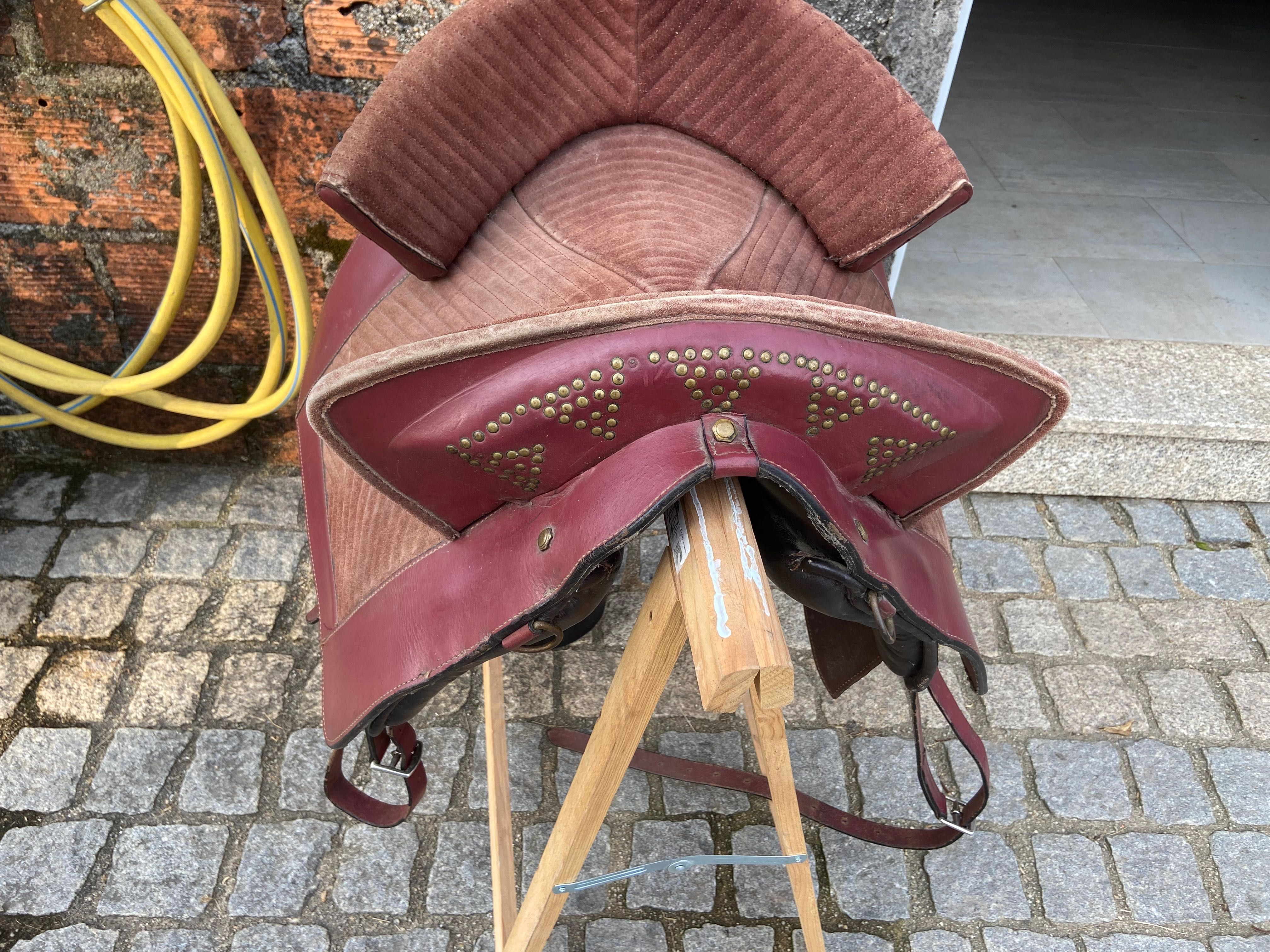 Vendo meia sela portuguesa
