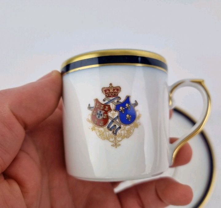 Chávena de Café com Pires Vista Alegre – Brasões Reais