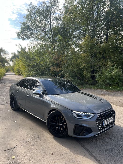 Продам/обме Audi S4 b9
