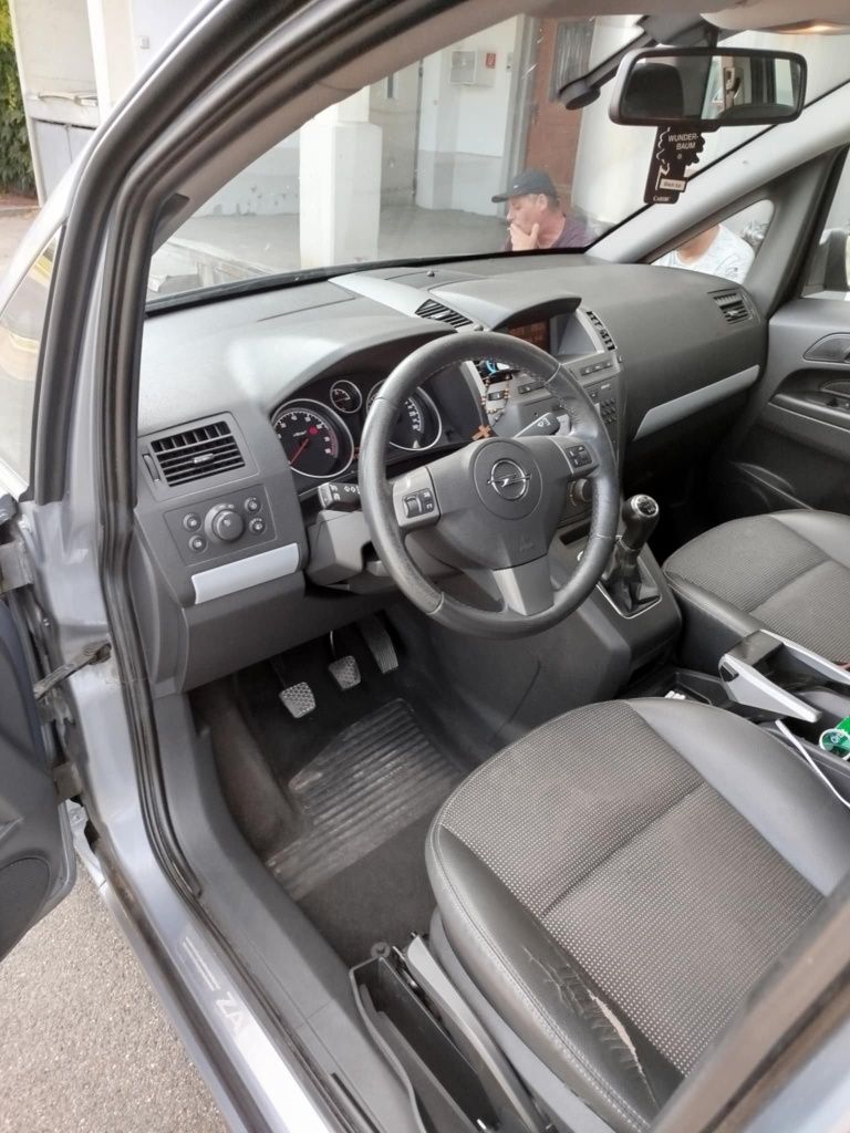 Opel Zafira 2.0 T.B