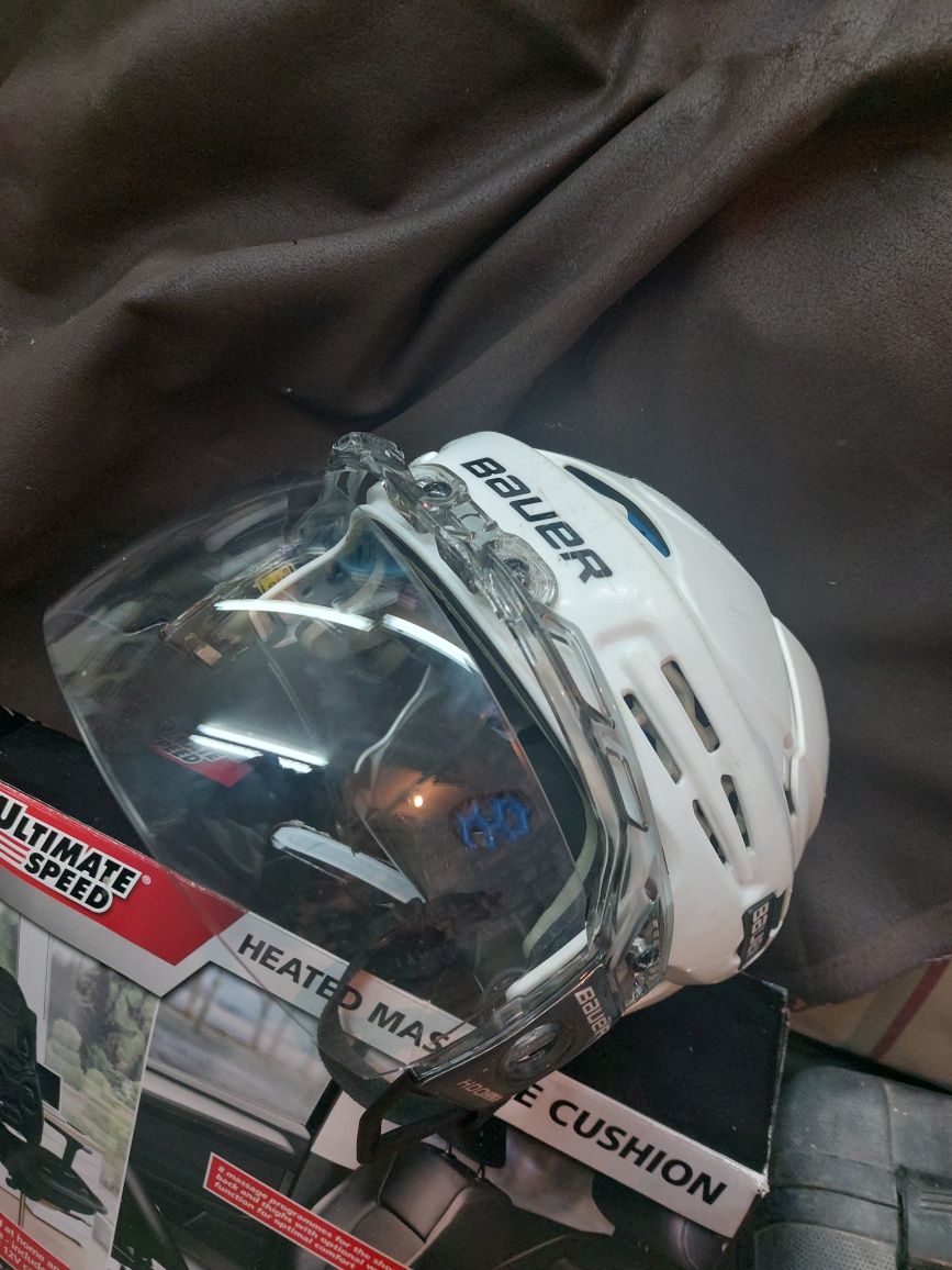 Kask hokejowy Bauer SR. 57-61.