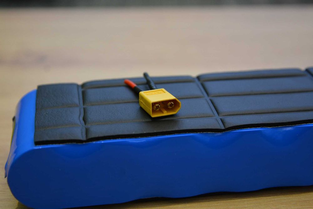 Akumulator pakiet LiFePO4 9,6v 12000mAh 115.2Wh + wtyczki