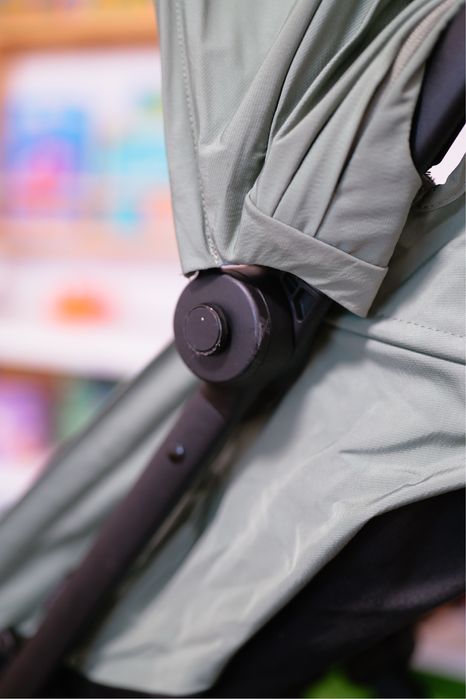 Візочок ( коляска)CYBEX Coya Matt Black / Leaf Green