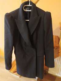 Czarny płaszcz Zara