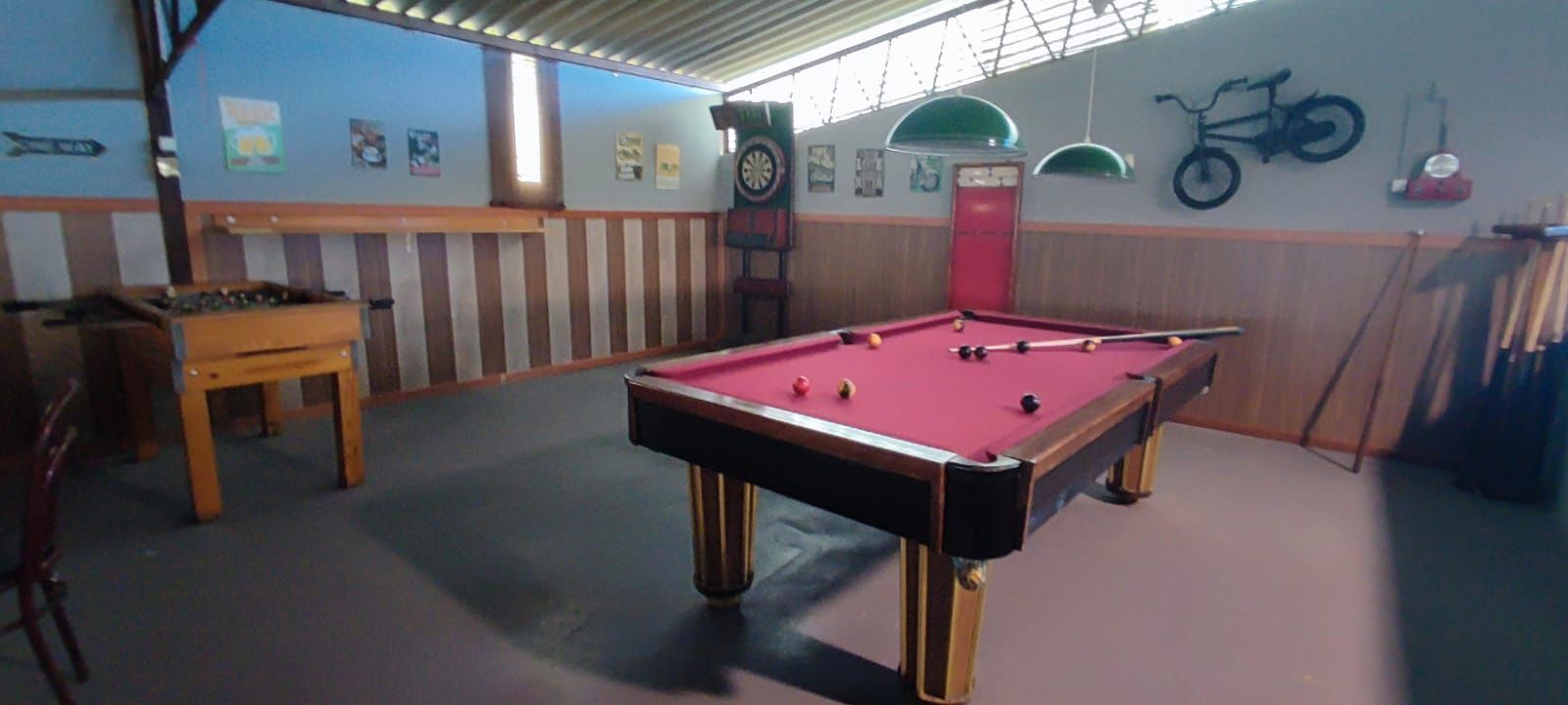 Aluguer espaço para eventos,  com campo futebol indoor ,
