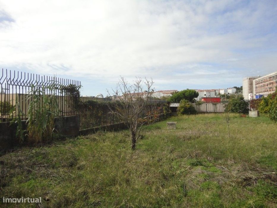 Terreno Urbano - 2.076m² | Potencial para 42 Fogos ou Residência Es...