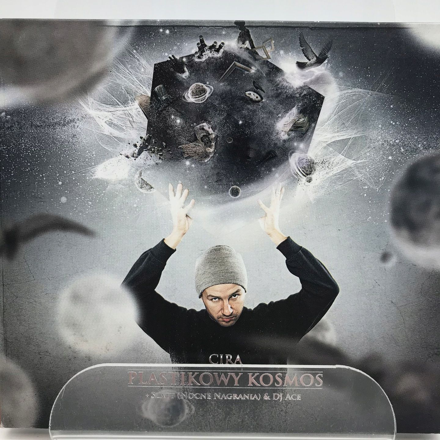 cd - cira - plastikowy kosmos