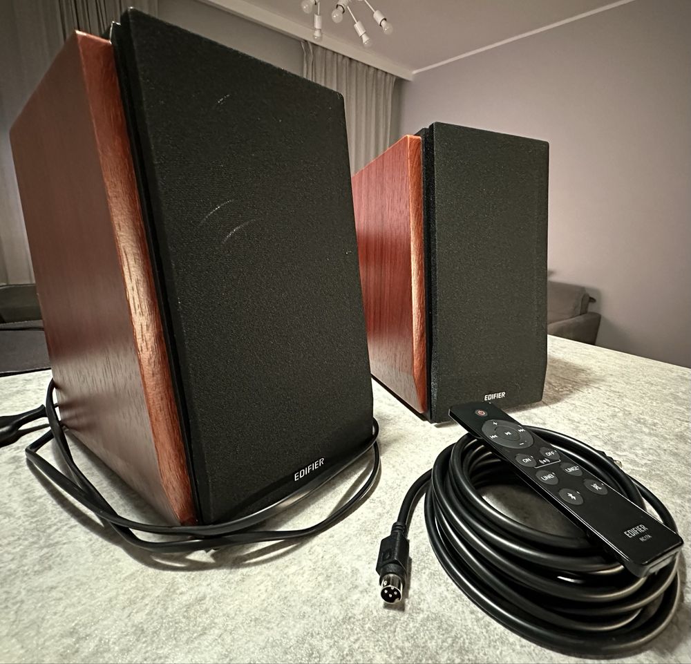 Edifier R1700BTs – Bluetooth, sub-out, świetny dźwięk