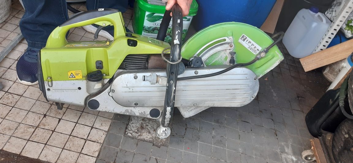 Бензиновая болгарка в робочем состоянии