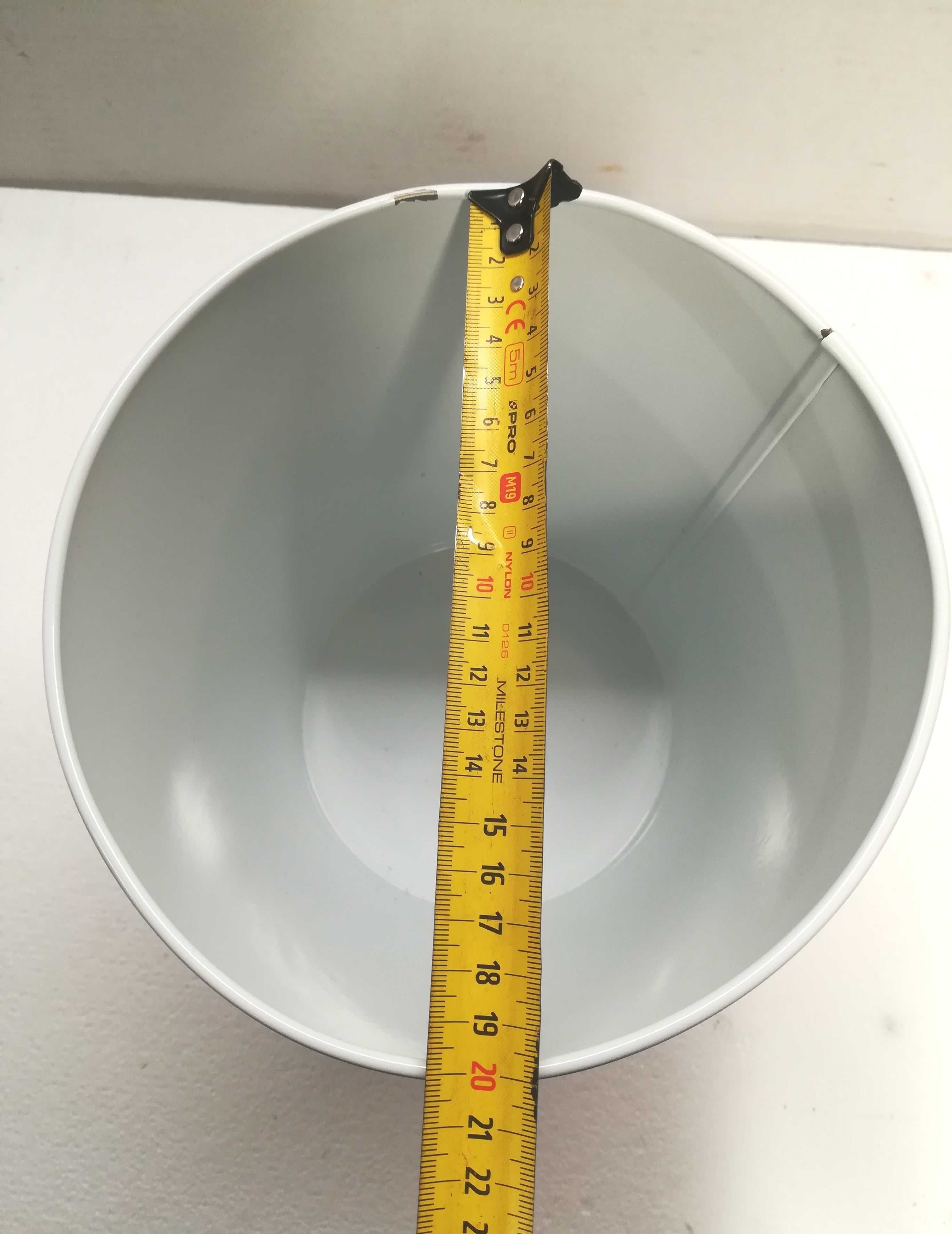 mDesign Mały kosz na śmieci Poj. 6L Metalowy Do łazienki, biura Biały