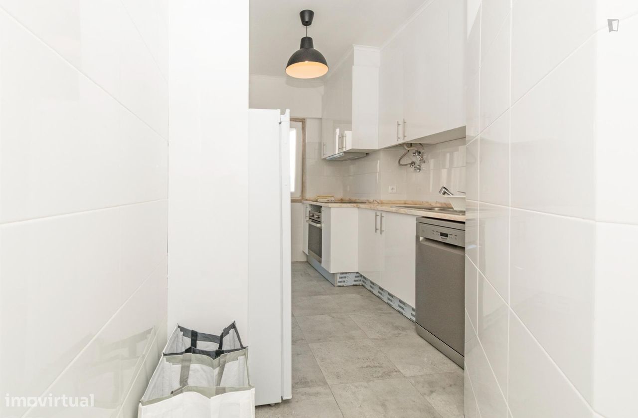 427246 - Quarto com cama de solteiro, com casa...