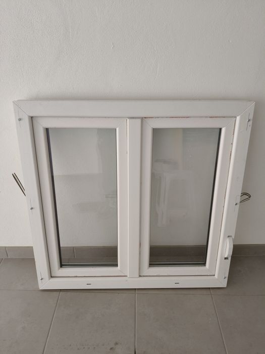 Janela de PVC oscilobatente nova 1m x1m