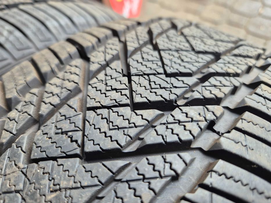 185/60r15 royalblack opony zimowe jak nowe 8mm 2023r